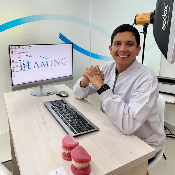 Dentista especialista en Colombia doctor Juan José Botero cirujano maxilofacial