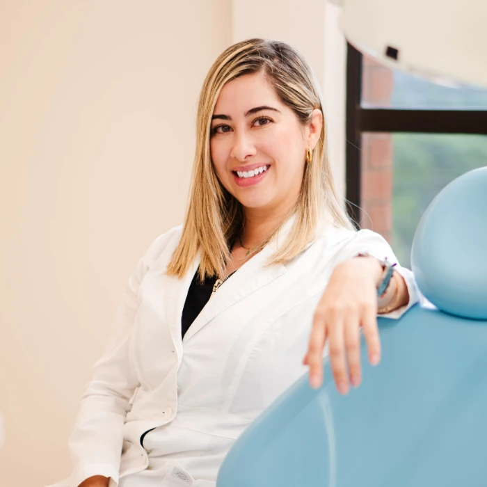 Dentista en Medellin especializada doctora meliza Cano